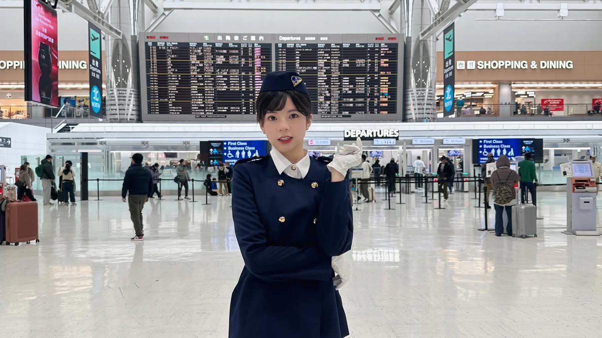 操空姐女友屁眼，操她的时候突然停下来问她喜欢老公鸡巴不