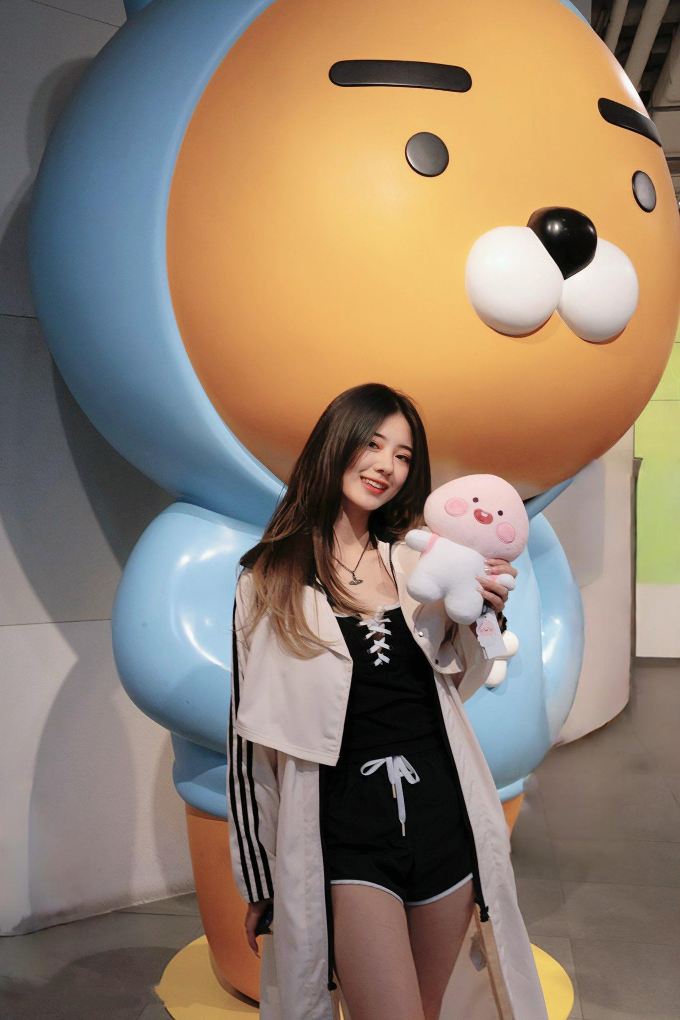 操幼儿园辣妈家长，骚话很多。