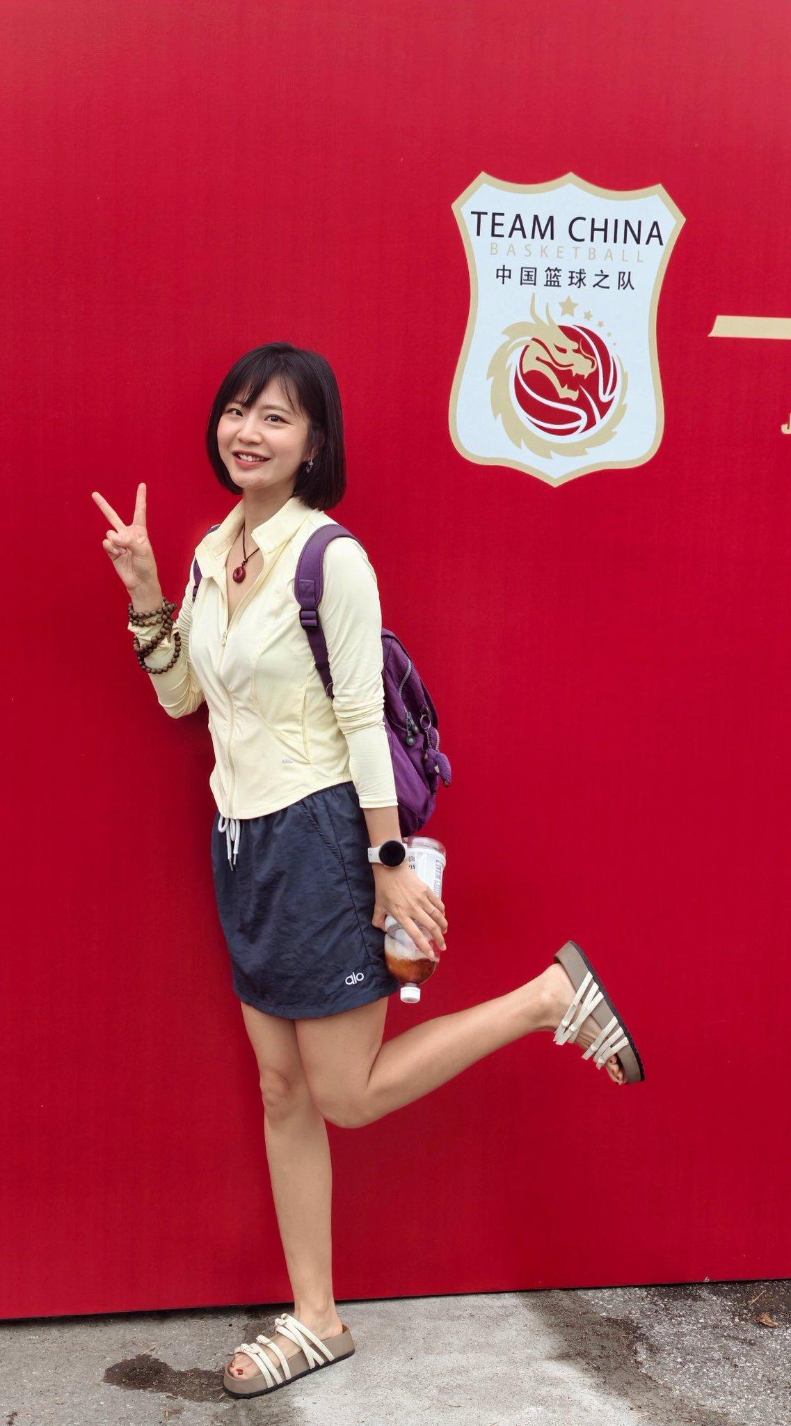 在维也纳酒店操 35 岁朋友妻子，叫声特别骚。