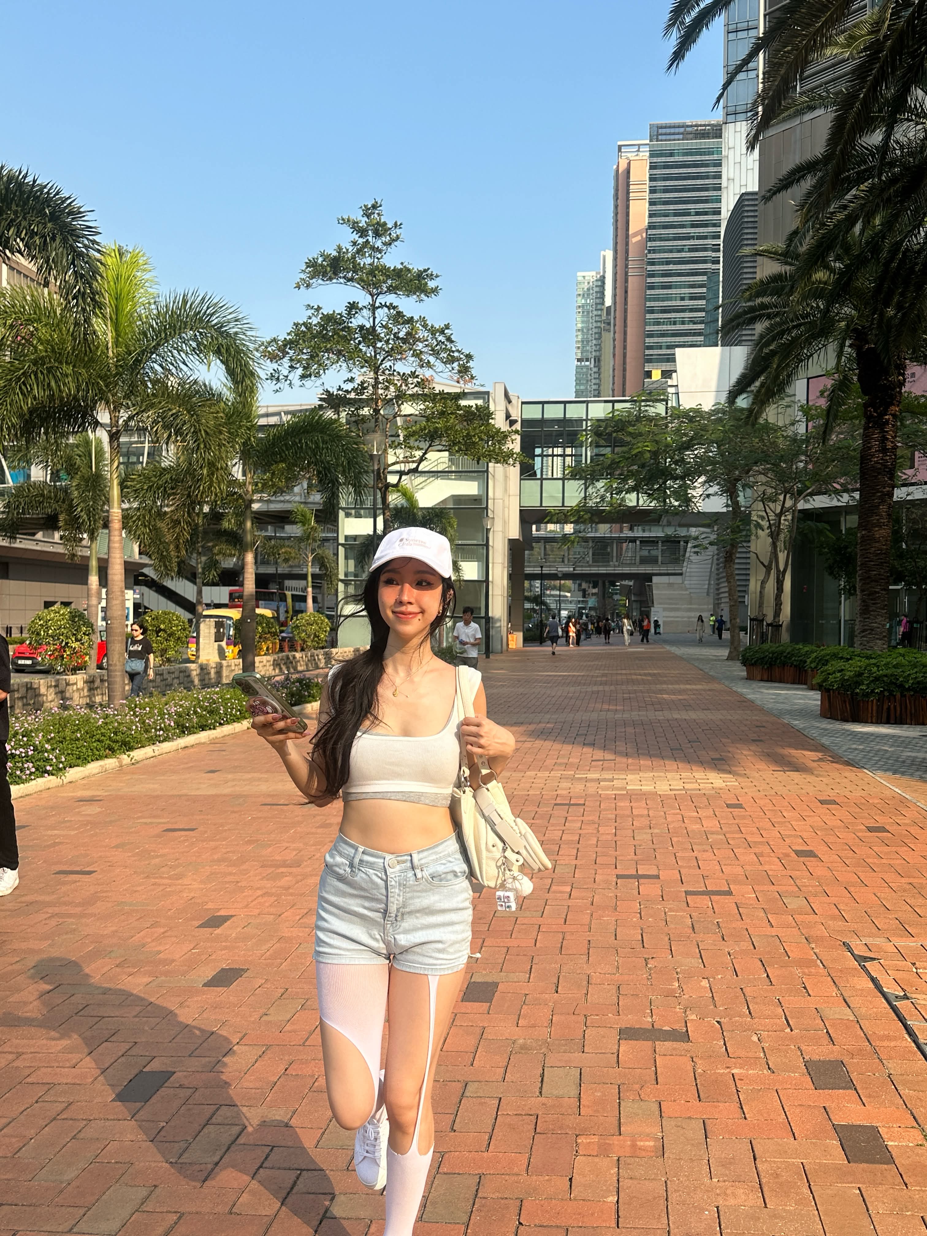 国庆带女友旅游，晚上被我各种姿势干的哇哇叫。