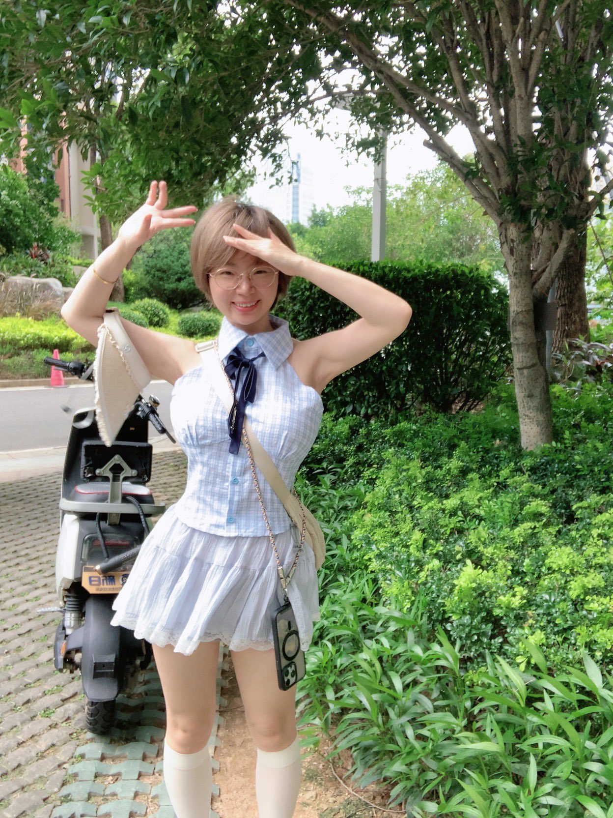 超大奶子女友被领导操，淫语不断。
