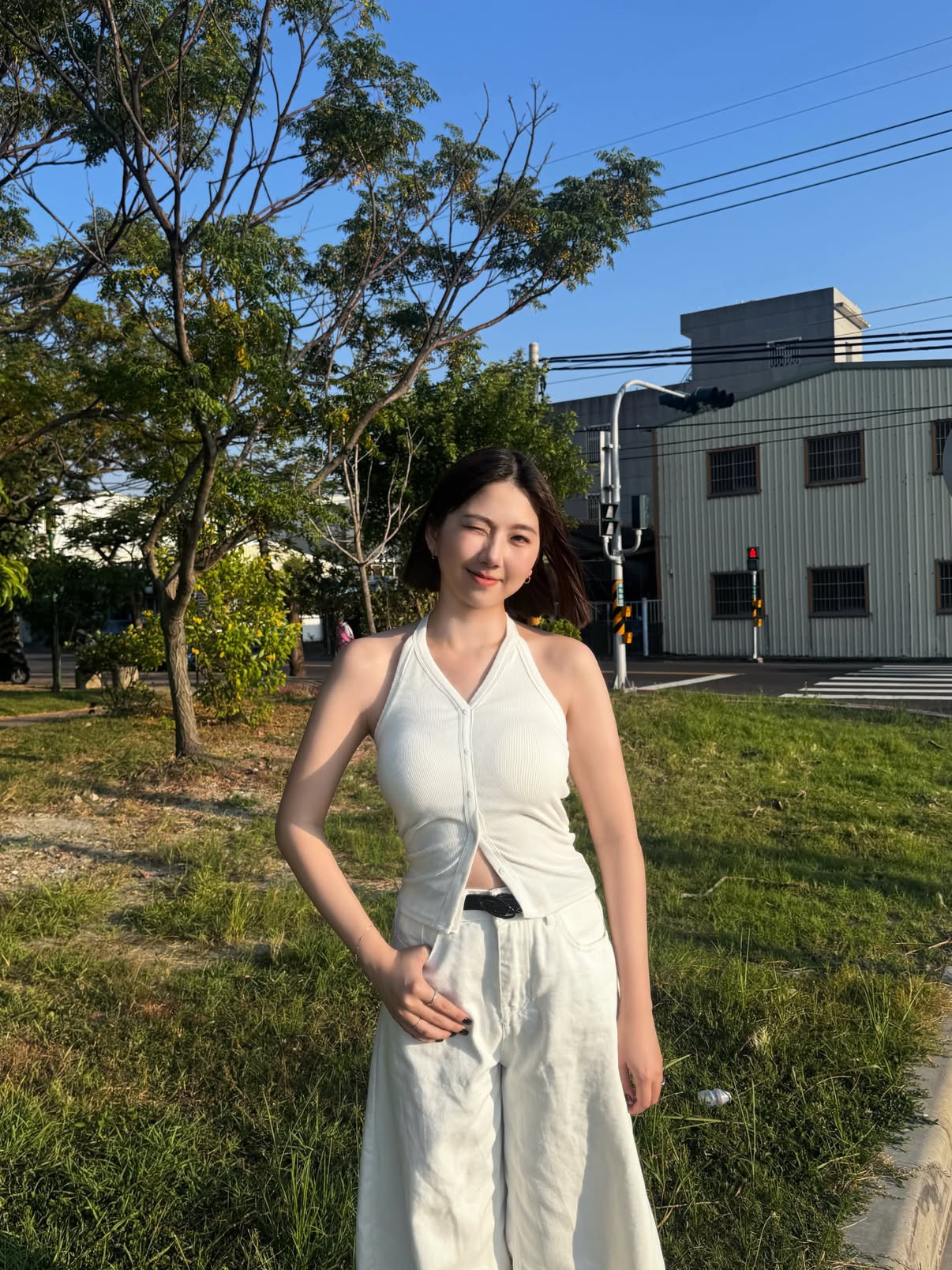 操小红书上认识的旅游搭子，叫床很骚。