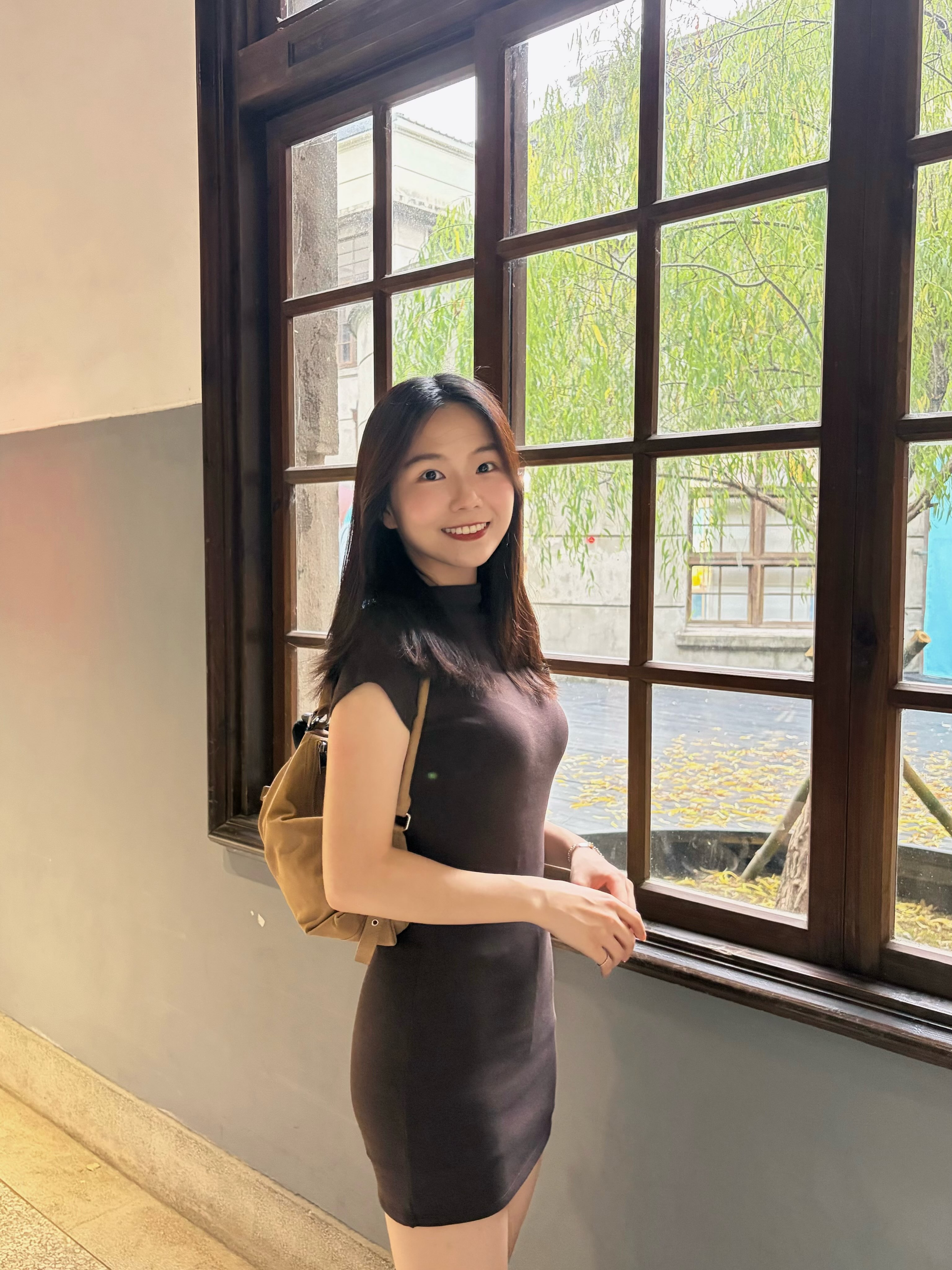 西安熟女真实录音，小穴很紧。