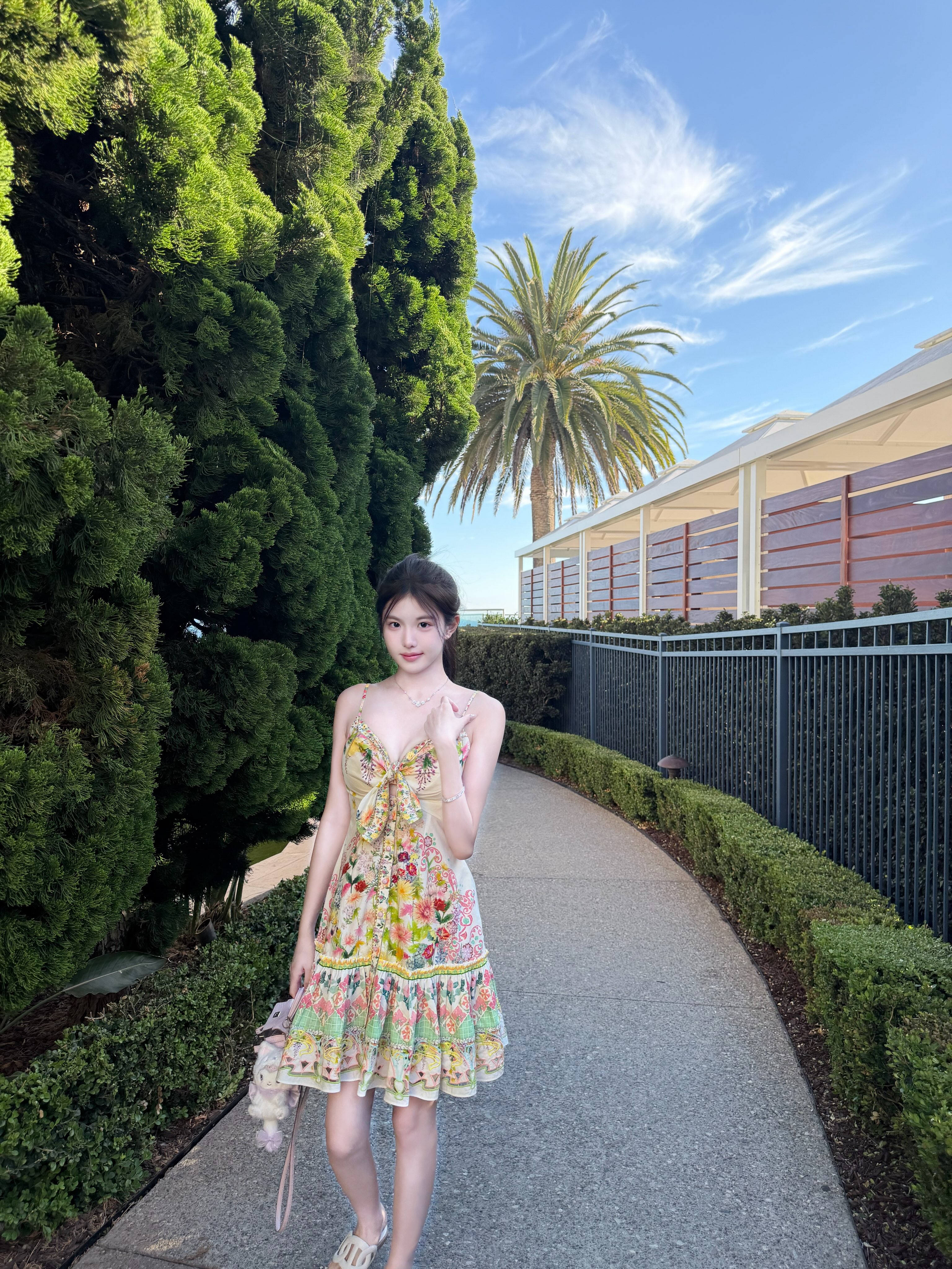 民宿和白嫩老婆做爱，调教她说骚话
