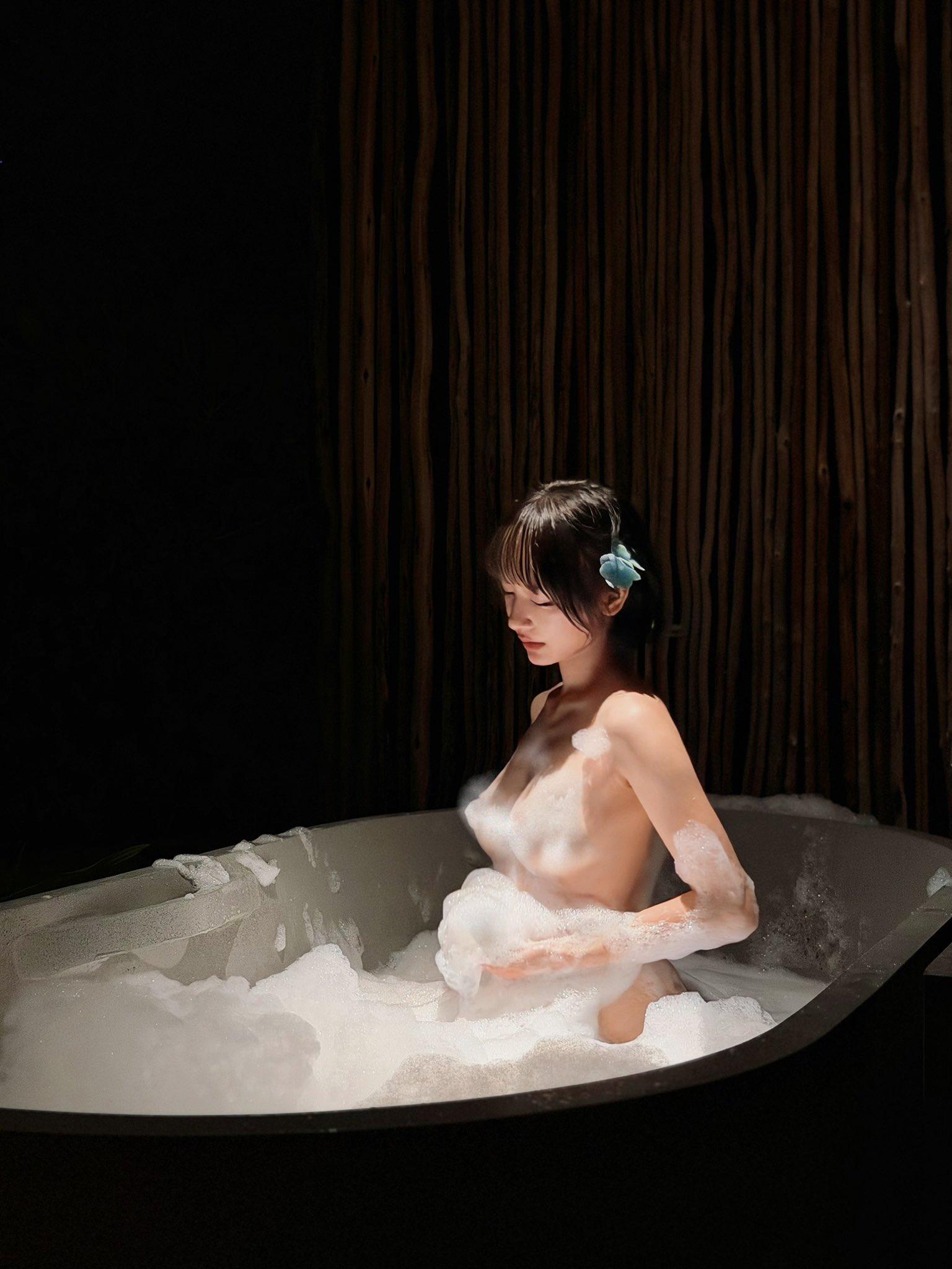 和女友做爱录音，水声都盖过叫床了。